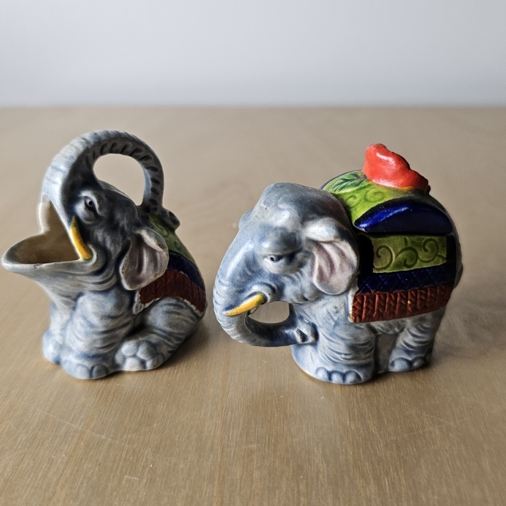 Vintage Ceramic Tiny Circus Elephant Creamer and Sugar Set - Picture 5 of 8